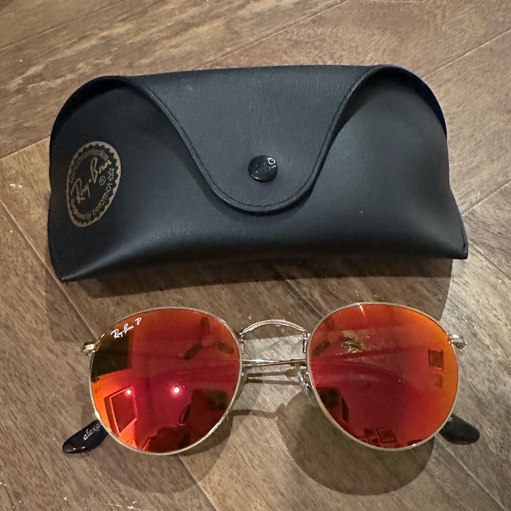 Ray-Ban Metal Round Sunglasses